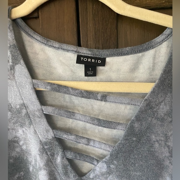 TORRID✨Plush Long Sleeve Top - Picture 3 of 11